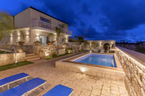 Villa Arjana